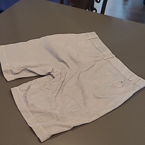 Tommy Hilfiger sz 8 seersucker navy/white shorts - Picture 3 of 9